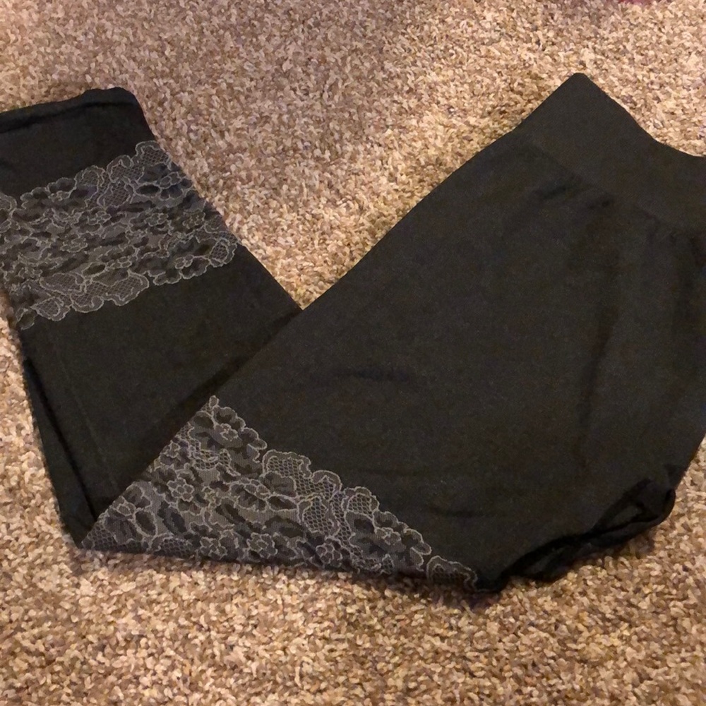 Fabletics Workout Capris. - image 1